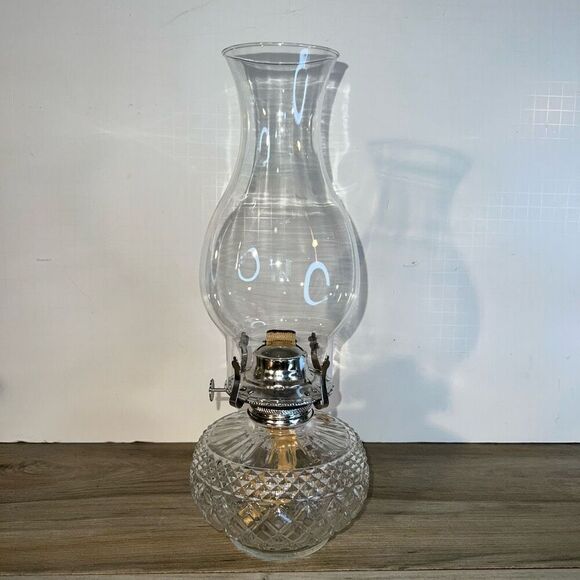 Vintage Lamplight Farms Model 236 Glass Kerosene Oil Lamp With Globe Patterned - Picture 7 of 8